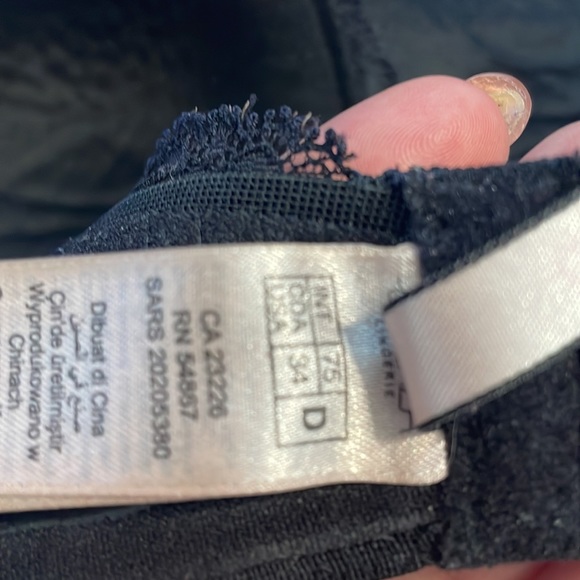 34D Strapless Bra - Picture 3 of 3